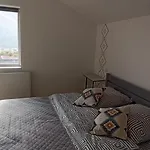 Legit House * Yaremche